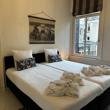 Nine-T-Teen Bed And Boutique Amsterdam Bagian luar foto