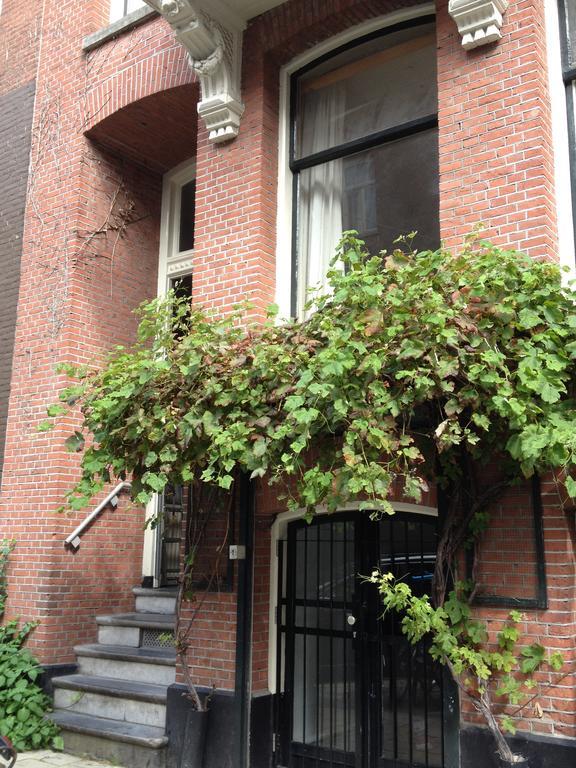 Nine-T-Teen Bed And Boutique Amsterdam Bagian luar foto