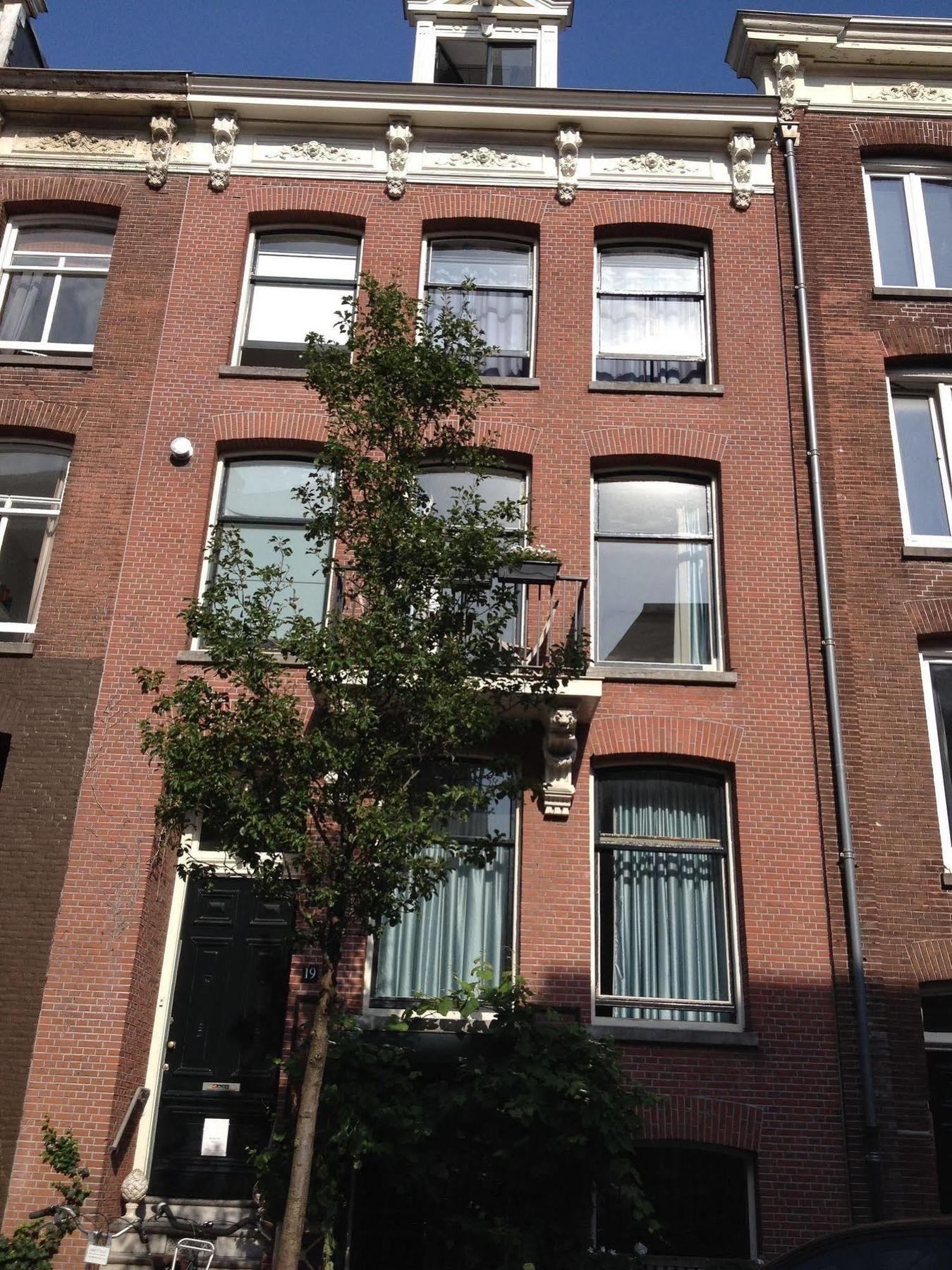 Nine-T-Teen Bed And Boutique Amsterdam Bagian luar foto