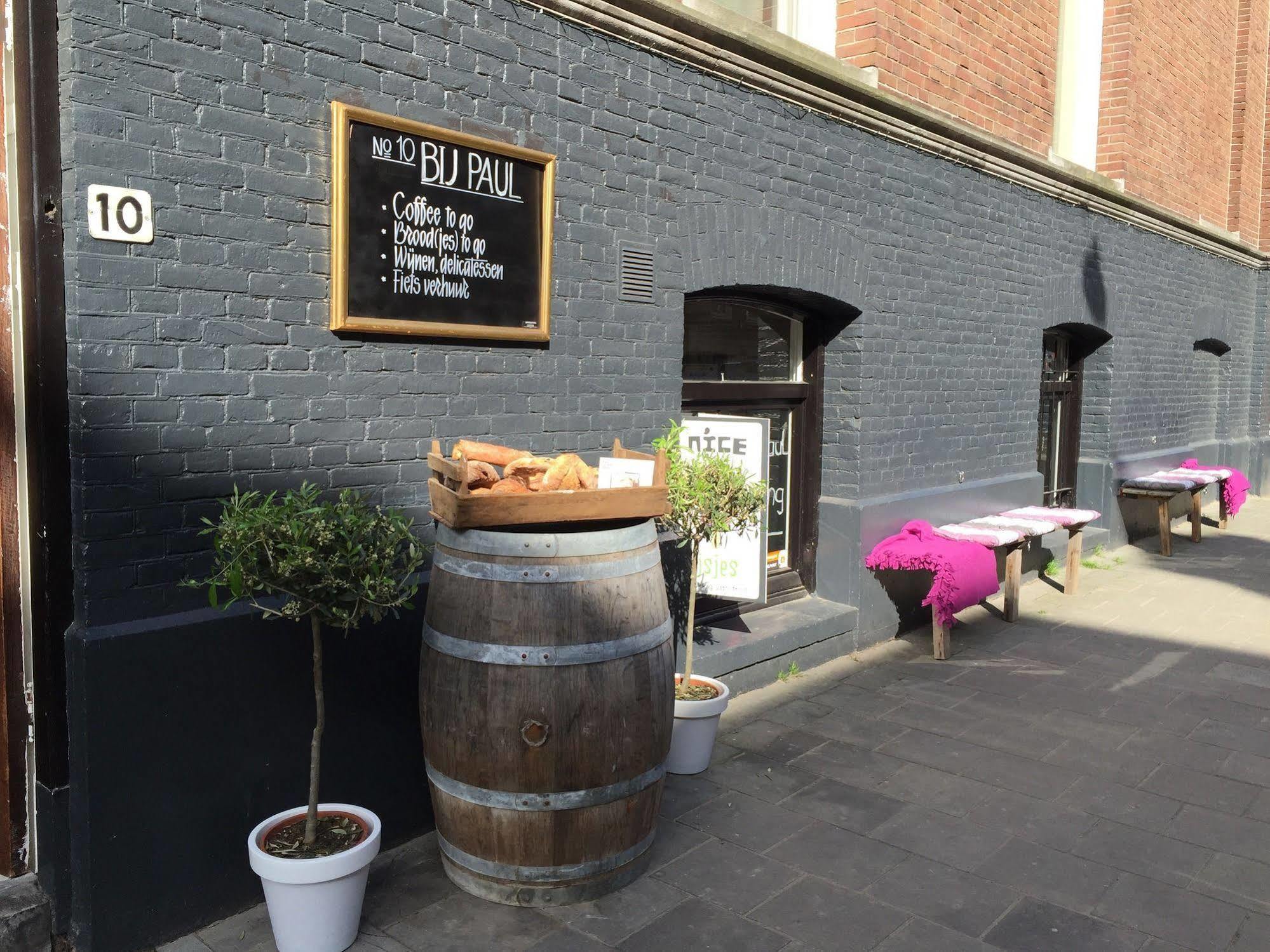 Nine-T-Teen Bed And Boutique Amsterdam Bagian luar foto