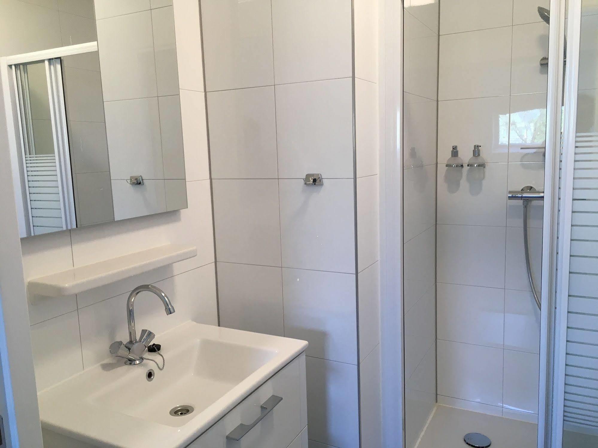 Nine-T-Teen Bed And Boutique Amsterdam Bagian luar foto