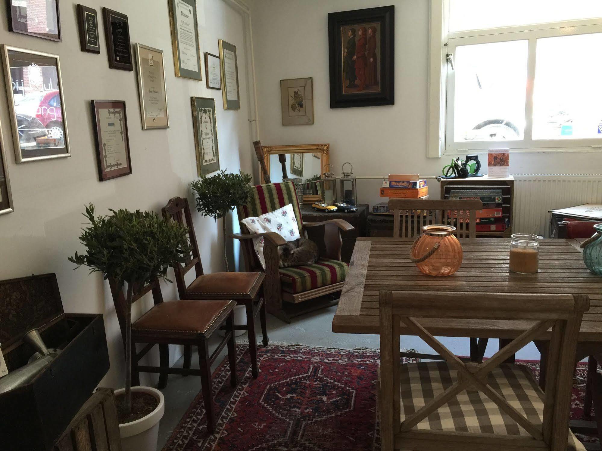 Nine-T-Teen Bed And Boutique Amsterdam Bagian luar foto