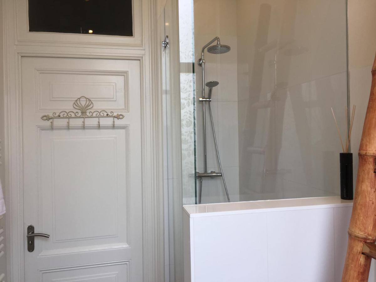 Nine-T-Teen Bed And Boutique Amsterdam Bagian luar foto